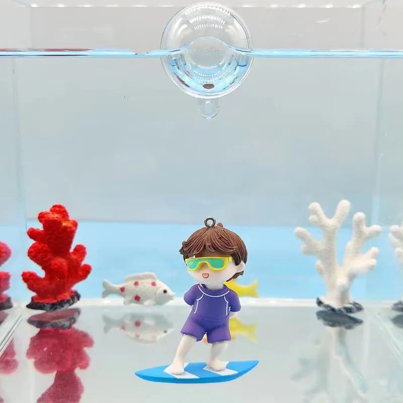 Mini Aquarium flottant décor accessoires mignon plongeur Surf garçon baleine fille Anime Figure déco