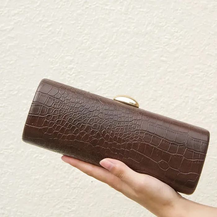Sac de soirée cylindrique à motif crocodile