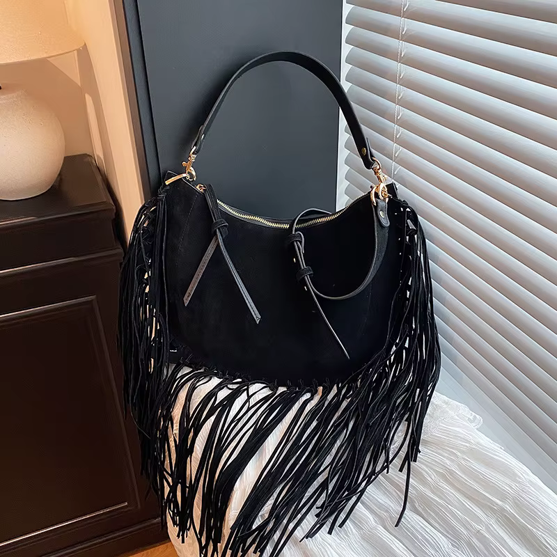 Sac à pompon à la mode d'hiver, sac à bandoulière à boutons personnalisés, Niche et sac de selle Uni