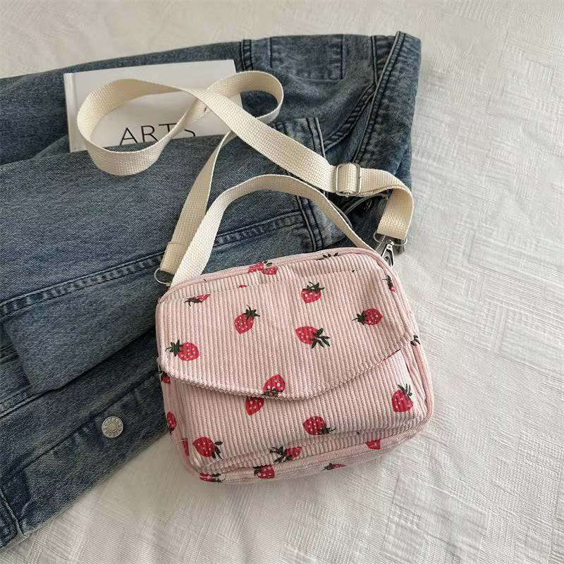 Sacs messagers à motif fraise en velours côtelé pour femmes, petit sac à bandoulière pour adolescent
