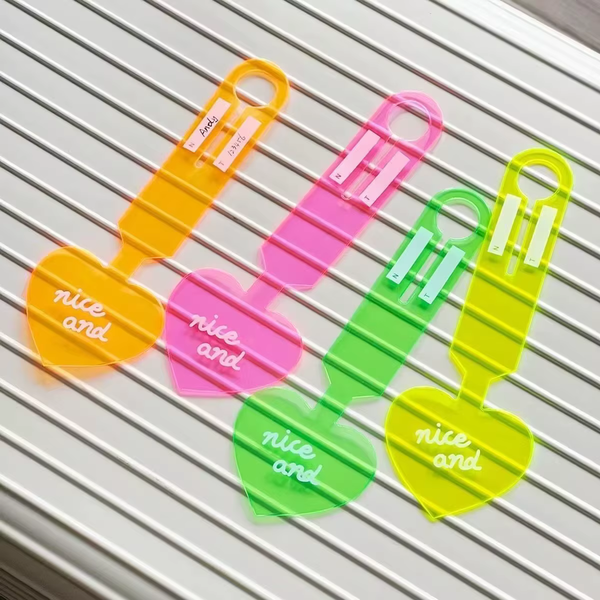 Étiquette de bagage en forme de cœur mignon, étiquette de nom de valise transparente et souple, étiq