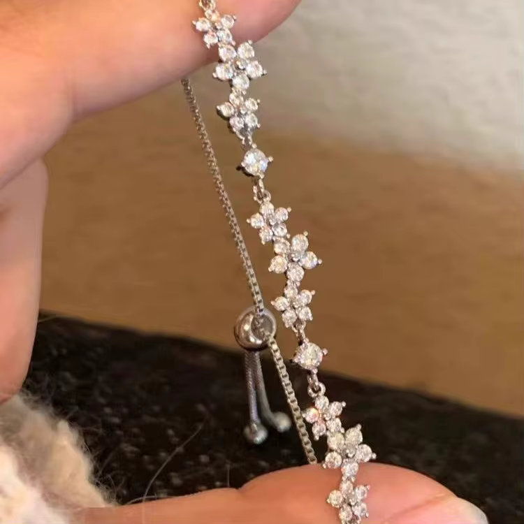 Bracelet de luxe exquis en Zircon Micro-incrusté brillant, fleurs de cerisier, en forme de fleur, ré