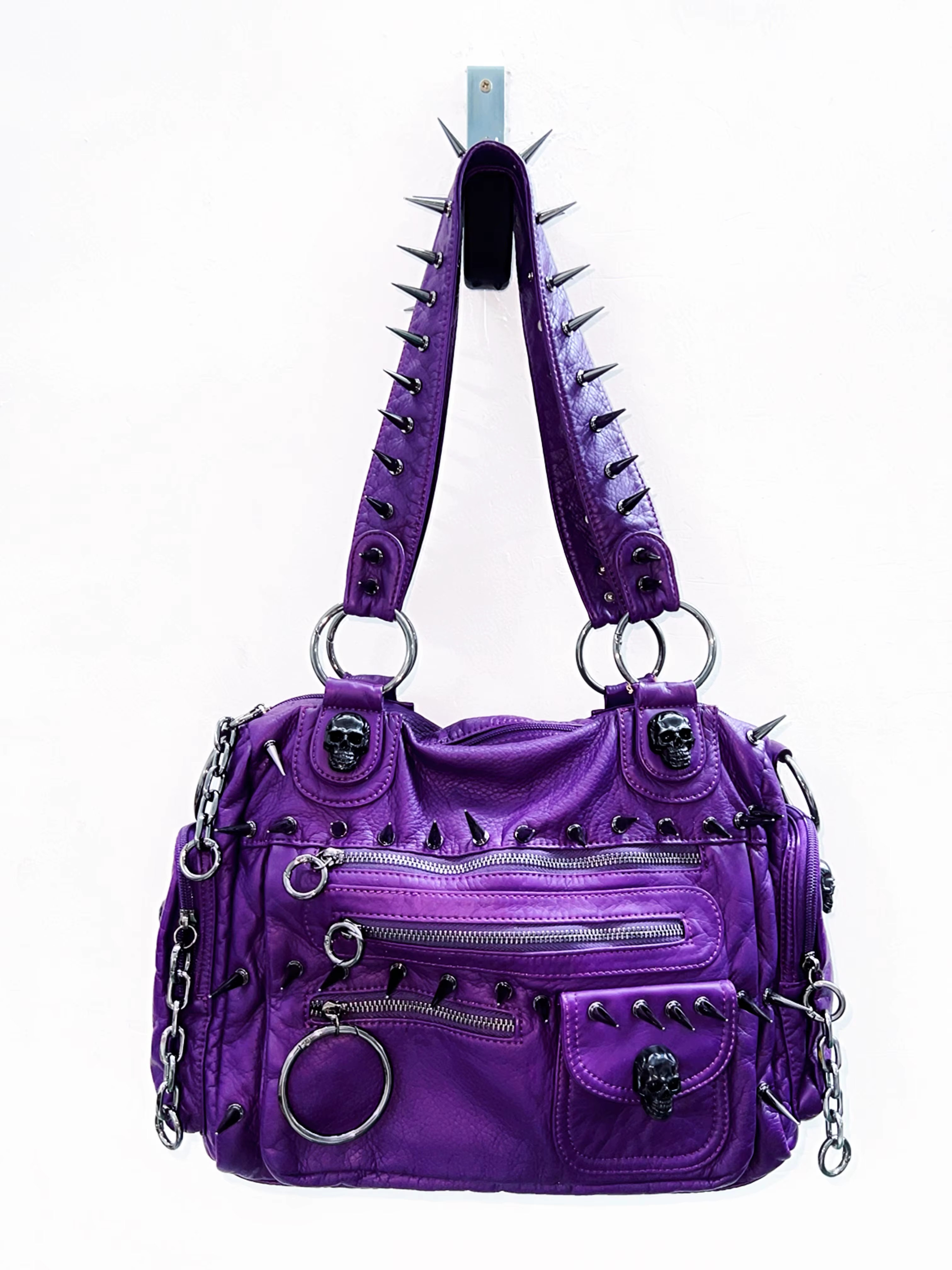 Sac à rivets, sac punk, sac Y2K, sac gothique, sac vintage, sac tête de mort, cybergoth, gothique de