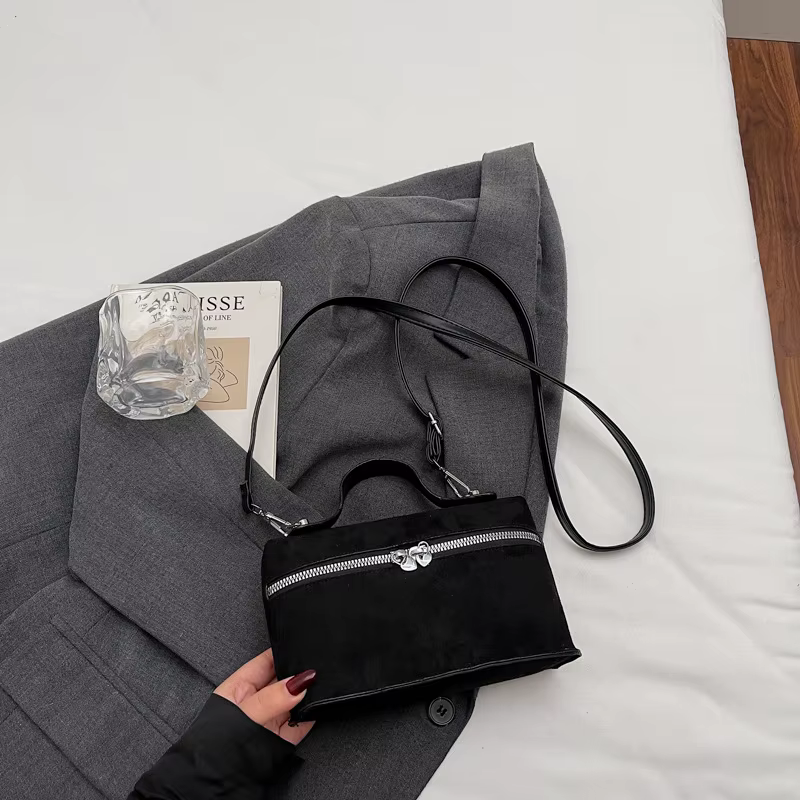 Sac à bandoulière rétro en daim pour femmes, sacoche polyvalente pour les déplacements et les déplac