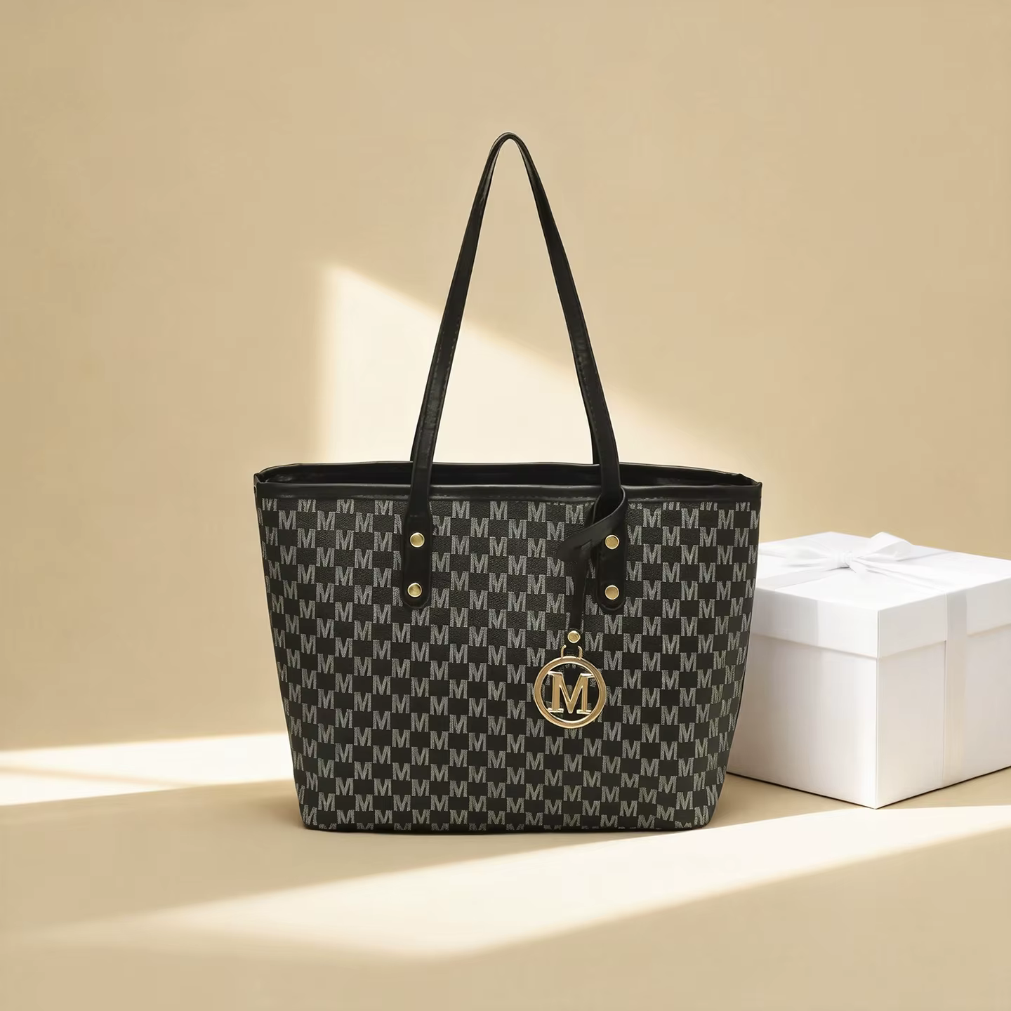 Sac fourre-tout tendance avec imprimé lettre M, pendentif lettre dorée en PU, fermeture éclair, gran