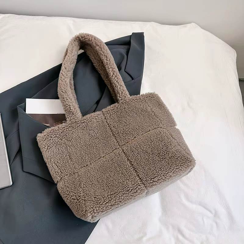 Sac de luxe en fausse fourrure pour femmes, sac de shopping matelassé d'hiver, sacs à main en peluch