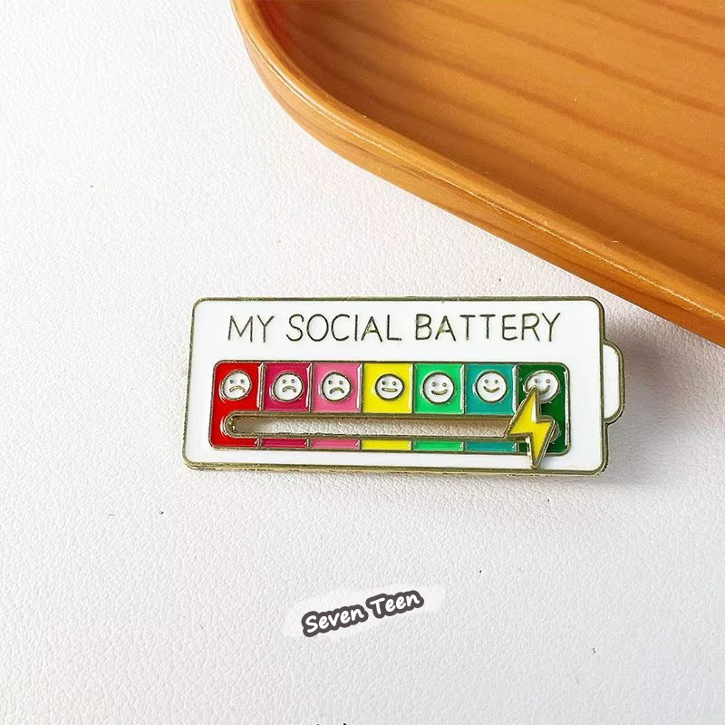 Broche en émail rotative « My Social Battery » – Badge métallique d'humeur amusante, broche de rever