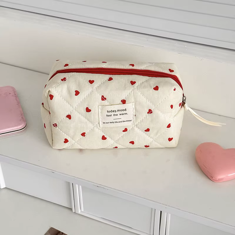 Ins – sac à cosmétiques matelassé en forme de cœur rouge frais, sac de rangement de toilette de gran