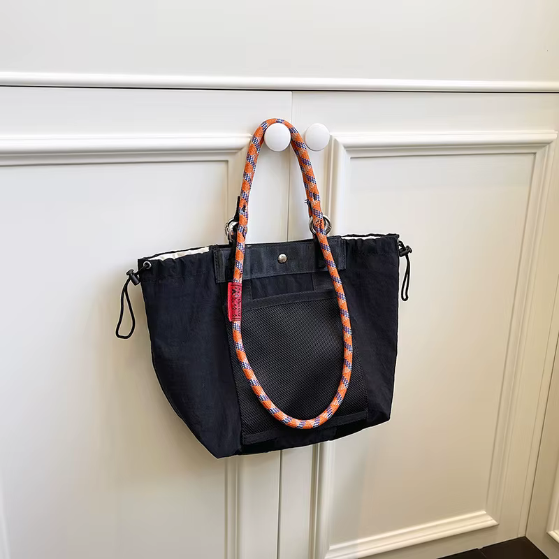 Sac à bandoulière simple imperméable en tissu nylon ultraléger pour femmes, sac sous les bras de cou
