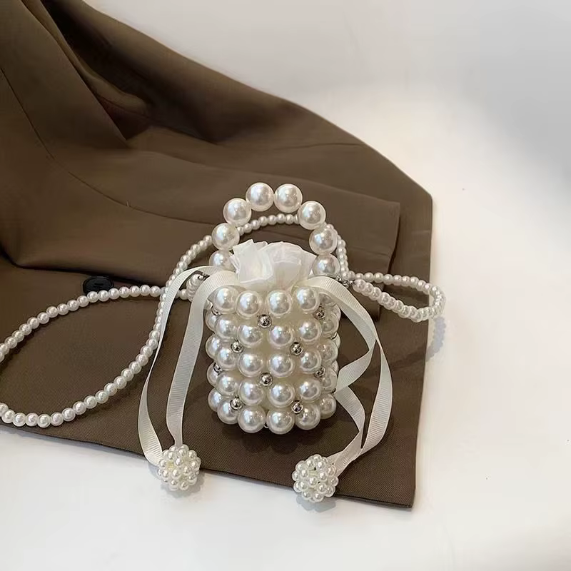 Sac à main perlé blanc clair tendance pour fille, avec longue chaîne, pochette de mariée, nouvelle c