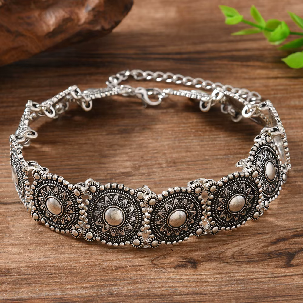 Collier élégant pour femme, design tendance, bijou de cou en métal rétro pour tenue de soirée et de 