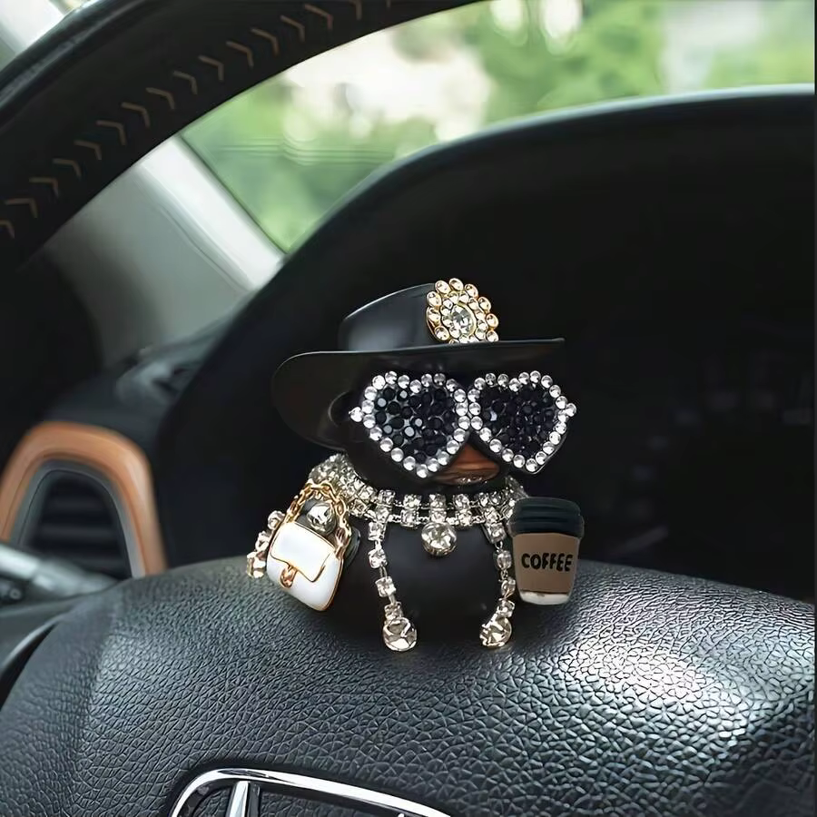 1 accessoire de voiture en forme de canard noir mignon, avec des lunettes à la mode, un chapeau et u