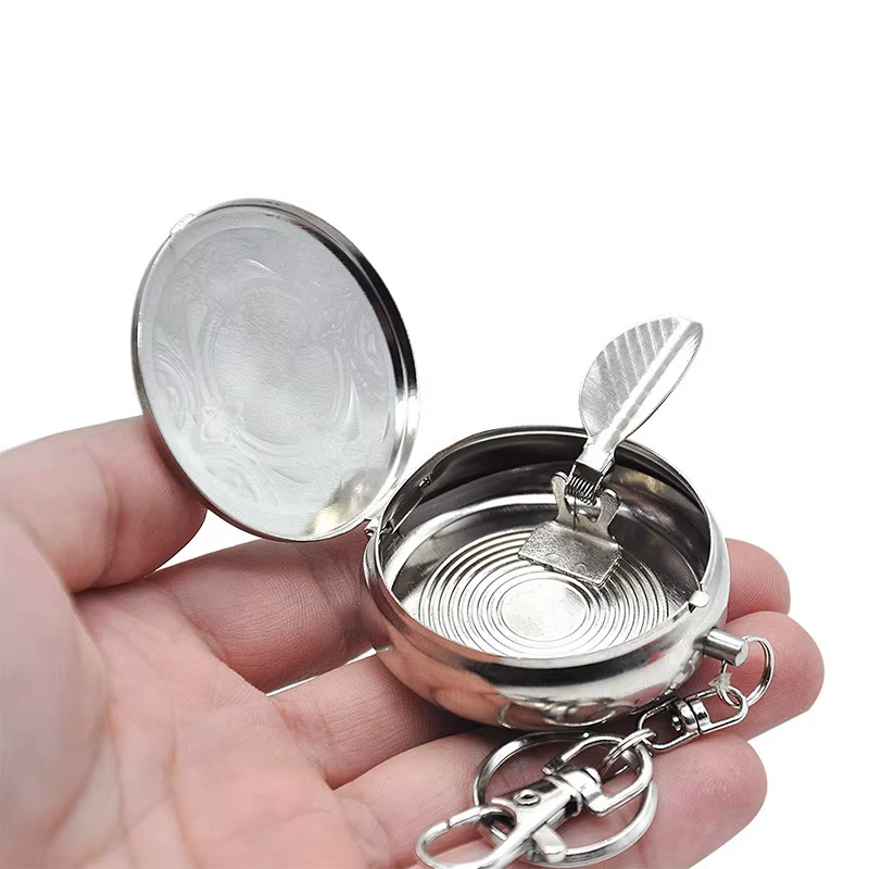 Cendrier de poche en acier inoxydable avec clé, accessoires pour fumeurs, mini véhicule portable, La
