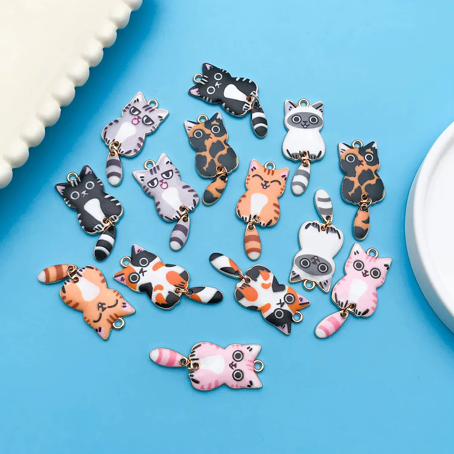 10 pièces d'accessoires DIY en forme de petite queue de chat : pendentif, coiffe, collier, boucles d