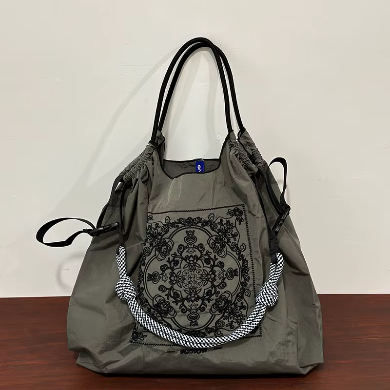 Sac à main en nylon brodé floral vintage pour femme – Sac à main pliable léger de grande capacité av