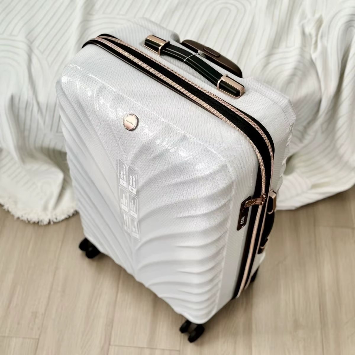 Valise ultra-légère en fibre de carbone - 1,9 kg, bagage de cabine 20 pouces avec roulettes silencie