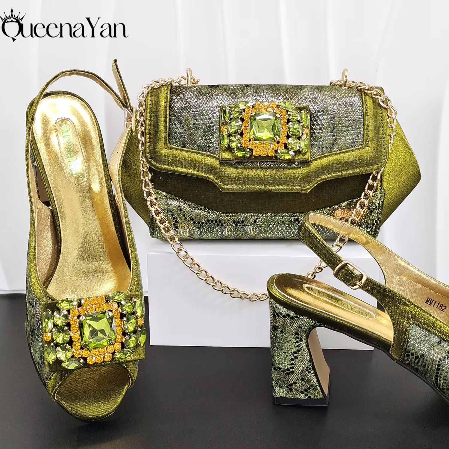 Les meilleures chaussures et sacs de Queena Yan Evening! Sac à main à poignée irrégulière avec desig