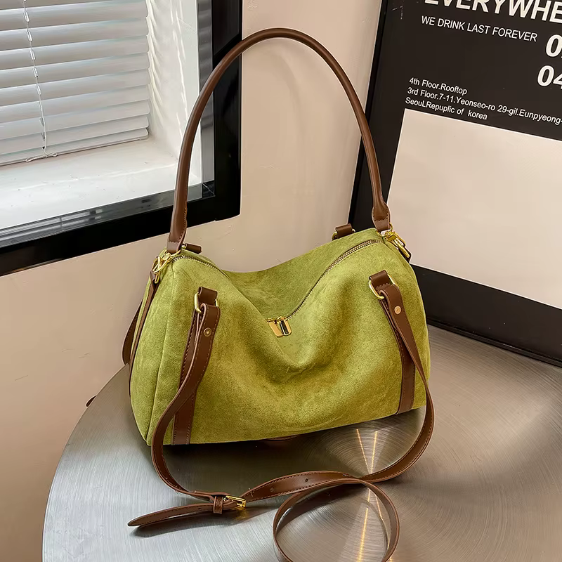 2025 automne/hiver nouveau sac pour femmes Style de mode daim sac à main de banlieue grand polyvalen