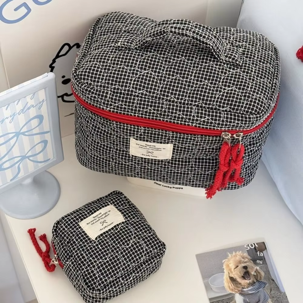 Sac de maquillage classique matelassé en forme de cœur