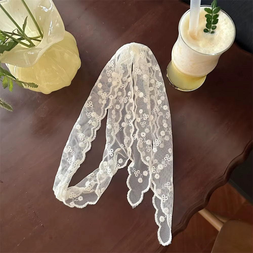 Sac fourre-tout de vacances grande capacité avec broderie florale couleur fraîche et ruban en dentelle