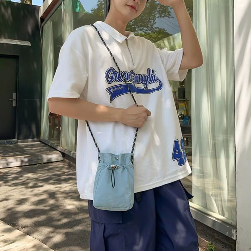 Sac à bandoulière carré en toile de nylon souple
