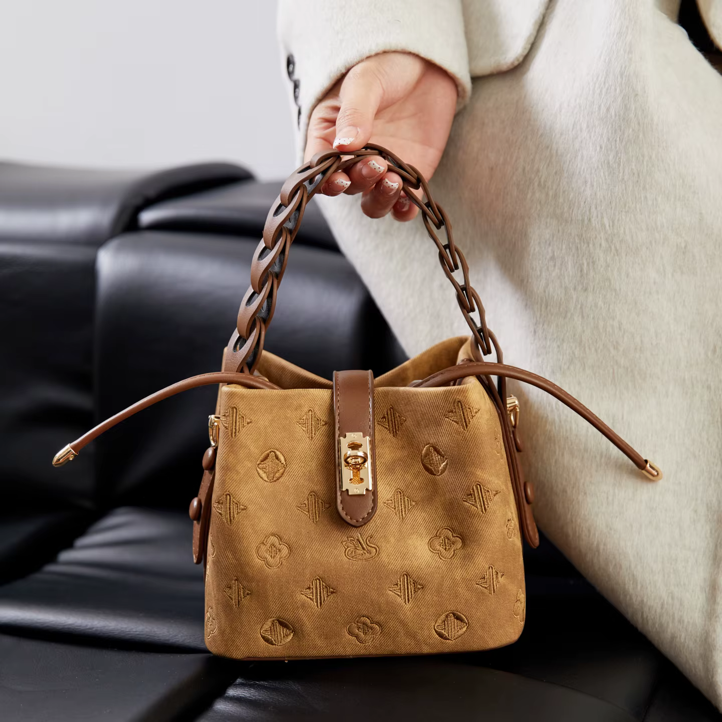 Sac Seau Brodé Élégant 2026 Nouveau Style Rétro en Cuir PU Sac à Bandoulière et Sac Croisé pour Commuter Sac à Main Tendance